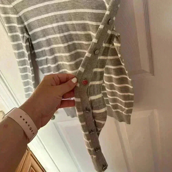 Lauren Ralph Lauren grey & white striped w/ button embellishments, Size Medium. - Picture 4 of 6